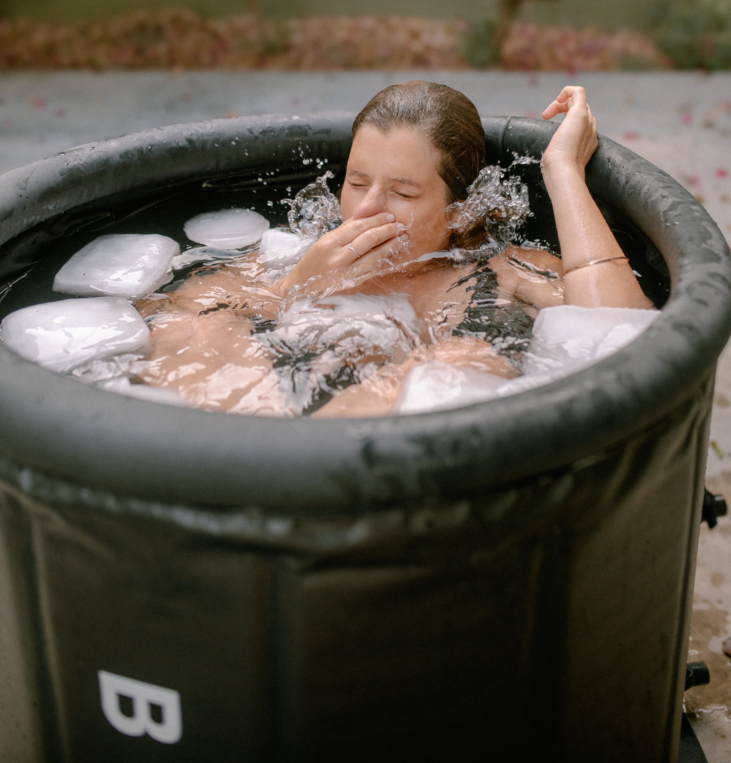 ¿Quieres empezar con los baños de hielo? Esta es la guía para principiantes