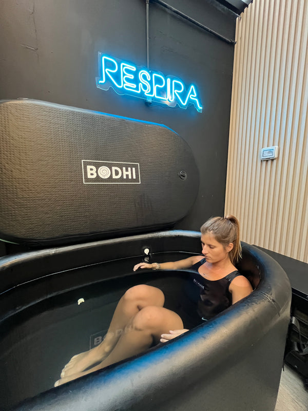 Nuestra bañera de hielo portátil de gama profesional. Diseñada para un uso intensivo en centros de alto rendimiento, gimnasios, equipos deportivos y personas que buscan la máxima calidad en su práctica de frío.